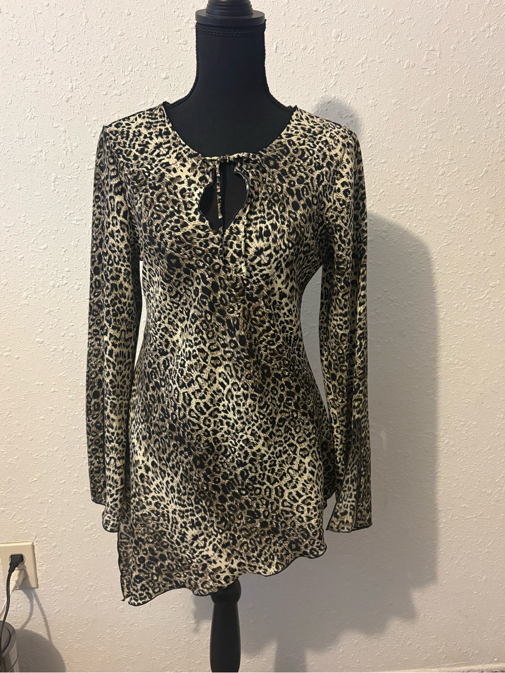 Giorgio Fiorelli Leopard-Print Long Sleeve Keyhole Dress - Black & Cream
